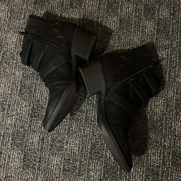 Indigo rd. Boots - Picture 5 of 6